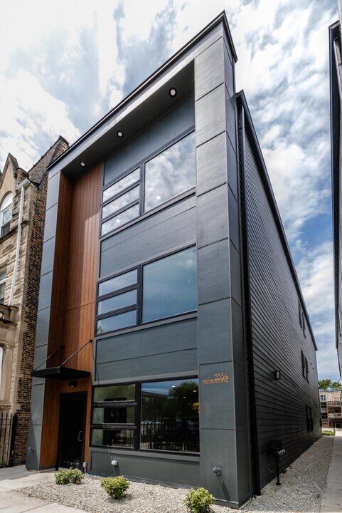 5534 S Michigan Ave in Chicago, IL - Building Photo