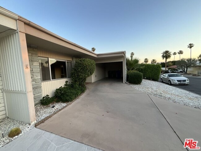 46165 Burroweed Ln in Palm Desert, CA - Building Photo - Building Photo