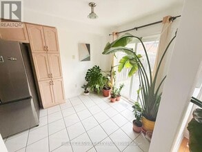 3892 Manatee Way in Mississauga, ON - Building Photo - Building Photo