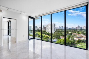 3375 N Country Club Dr in Miami, FL - Building Photo