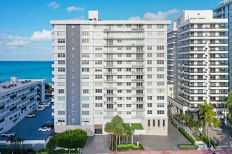 Corinthian in Miami Beach, FL - Building Photo - Building Photo