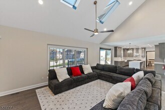 75 Nance Rd in West Orange, NJ - Building Photo - Building Photo