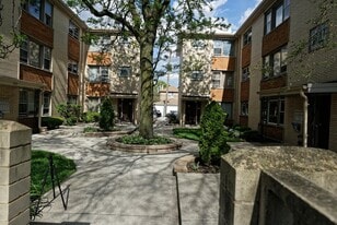 3515 S Harlem Ave, Unit 6B in Berwyn, IL - Building Photo