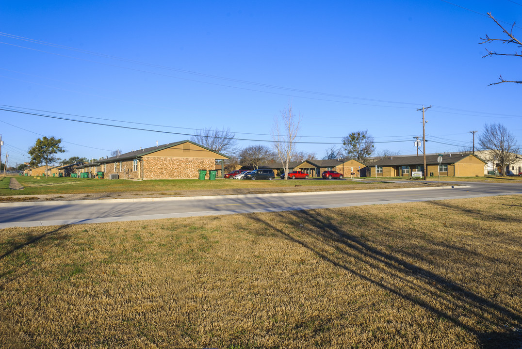 Village of Kaufman in Kaufman, TX - Building Photo