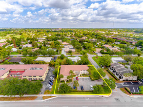 Plaza Apartments in Coral Springs, FL - Building Photo - Building Photo