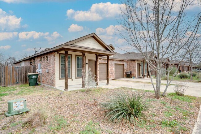 119 Creekside Villa Dr in Kyle, TX - Building Photo - Building Photo