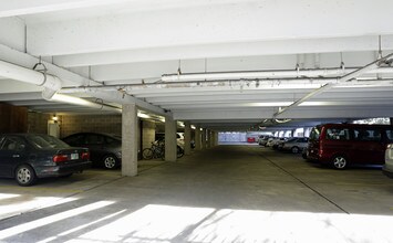 Coliseum Place Apartments in New Orleans, LA - Foto de edificio - Building Photo