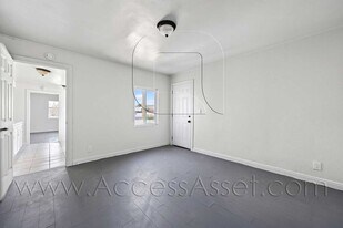 29253 CA-58 in Barstow, CA - Building Photo