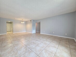 605 Northlake Blvd in Altamonte Springs, FL - Foto de edificio - Building Photo