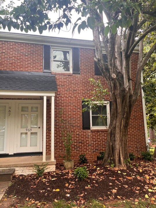 969 St Marys St in Raleigh, NC - Building Photo