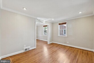 2718 S Uhle St in Arlington, VA - Building Photo - Building Photo