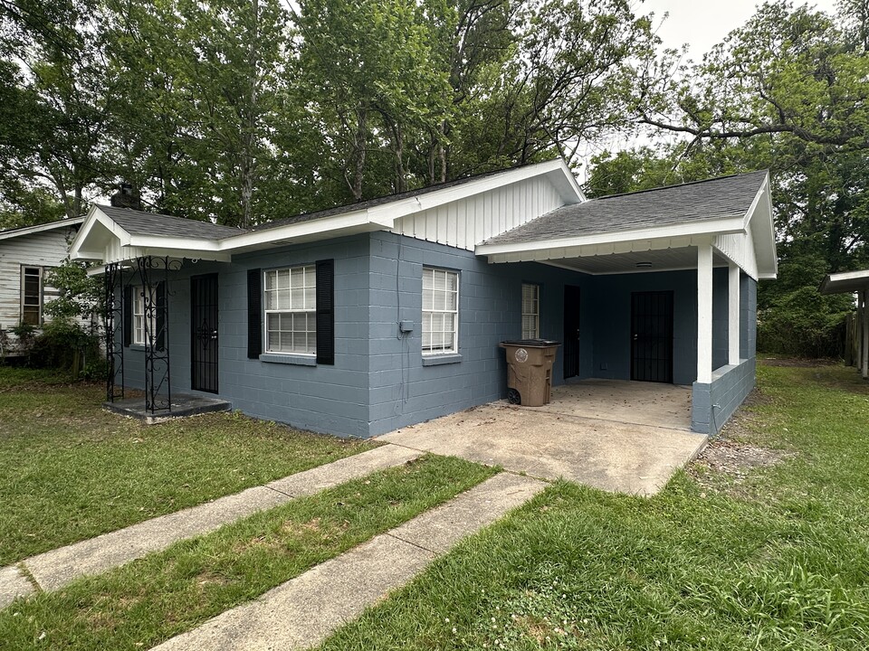 1207 Bay Ave in Mobile, AL - Building Photo