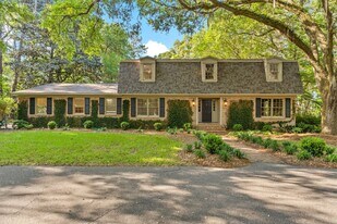 819 Lake Ridge Dr in Tallahassee, FL - Building Photo