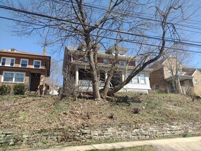 256 Mabrick Ave in Pittsburgh, PA - Building Photo - Building Photo
