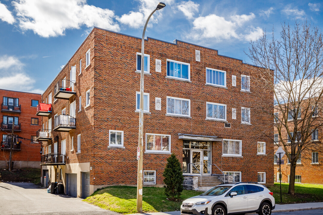 5865 Decelles Pl in Montréal, QC - Building Photo