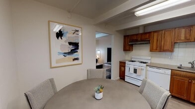 762 Hamilton Ave in Menlo Park, CA - Building Photo - Building Photo