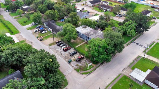 902 Herbert Ave in Pasadena, TX - Building Photo - Building Photo