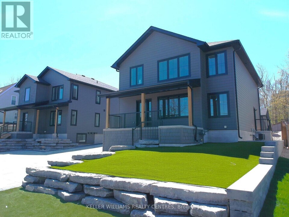 63 Holgate St in Barrie, ON - Building Photo