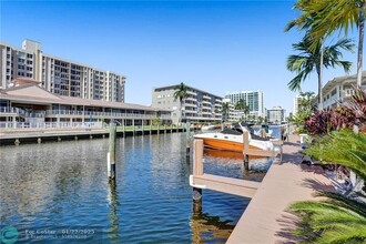 2857 NE 32nd St in Fort Lauderdale, FL - Building Photo - Building Photo