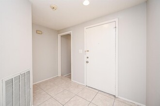 7702 Quail Meadow Dr in Houston, TX - Building Photo - Building Photo