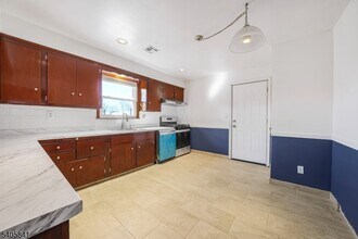 686 Gates Terrace in Union, NJ - Building Photo - Building Photo