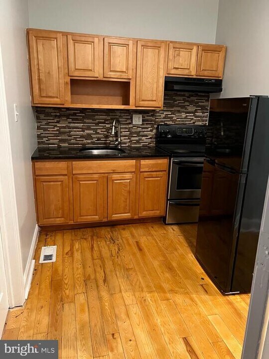 3220 N Carlisle St in Philadelphia, PA - Building Photo