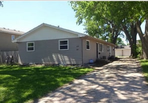 415 /417 S Williams Ave, Unit 417 S Williams Ave in Sioux Falls, SD - Building Photo