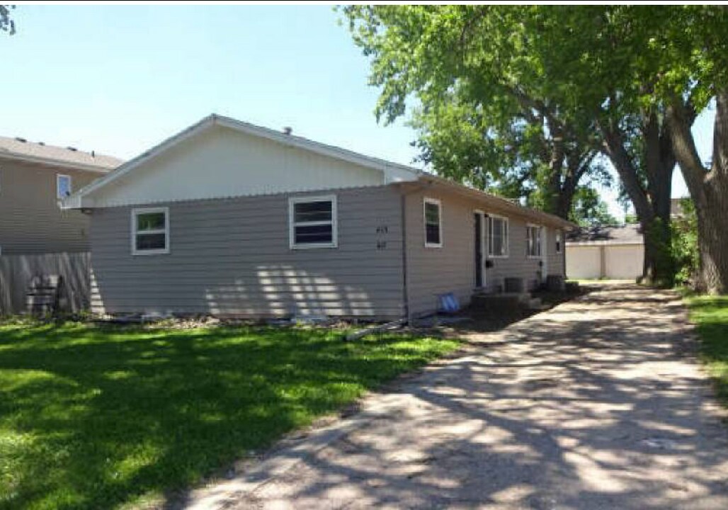 415 /417 S Williams Ave, Unit 417 S Williams Ave in Sioux Falls, SD - Building Photo