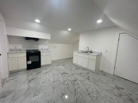 148 Chilton St, Unit 3 in Elizabeth, NJ - Building Photo
