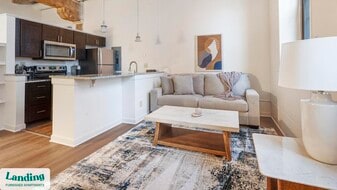 121 S Fremont Ave in Baltimore, MD - Building Photo