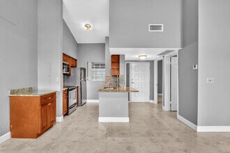 2841 N Oakland Forest Dr in Oakland Park, FL - Building Photo - Building Photo