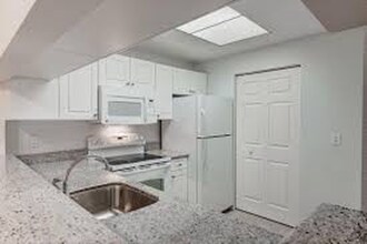 2808 Amalei Dr-Unit -107 in Palm Beach Gardens, FL - Building Photo - Building Photo