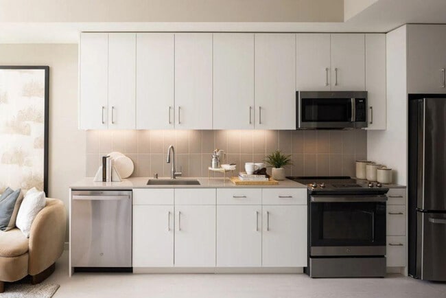 240 S Taaffe St in Sunnyvale, CA - Foto de edificio - Building Photo