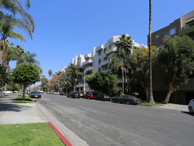 The Wellington Grande in Los Angeles, CA - Building Photo - Building Photo