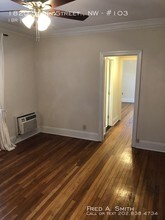 1820 Swann St NW-Unit -#103 in Washington, DC - Foto de edificio - Building Photo