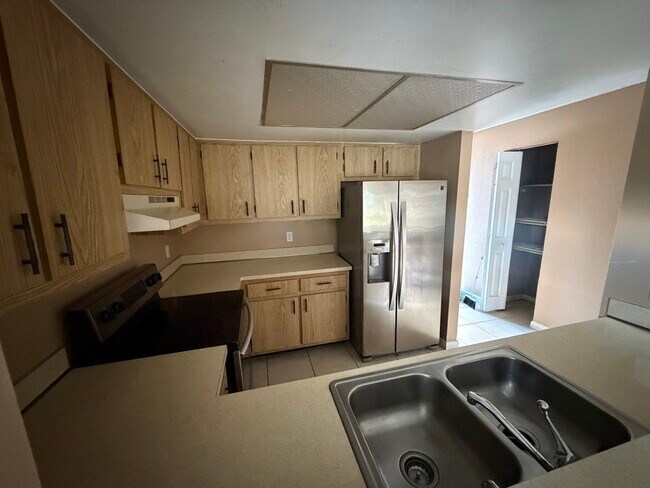 1040 June Dr in Melbourne, FL - Building Photo - Building Photo