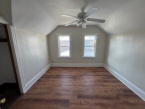 21 Davis Rd in Belmont, MA - Foto de edificio - Building Photo