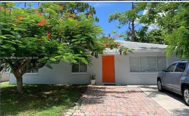 property at 5237 Warren St