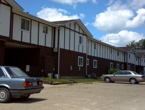 700 Wisconsin St in Charles City, IA - Building Photo - Building Photo