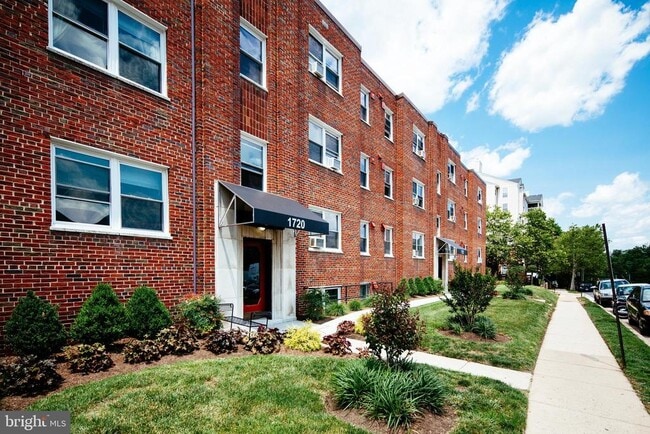 property at 1720 N Quinn St
