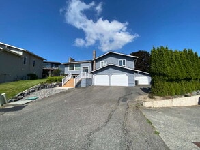 2462 Heights Dr in Ferndale, WA - Building Photo - Building Photo