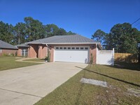 1980 Bahama Dr in Navarre, FL - Building Photo - Building Photo