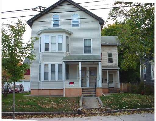 79 Hamlet Ave in Woonsocket, RI - Foto de edificio