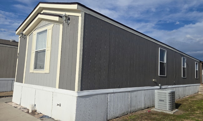 1120 N Vista Dr in Houston, TX - Foto de edificio - Building Photo