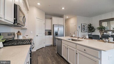 1067 Meadowlark Dr in Fogelsville, PA - Building Photo - Building Photo