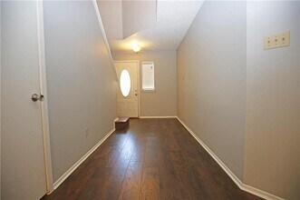 12903 Humphrey Dr in Austin, TX - Building Photo - Building Photo