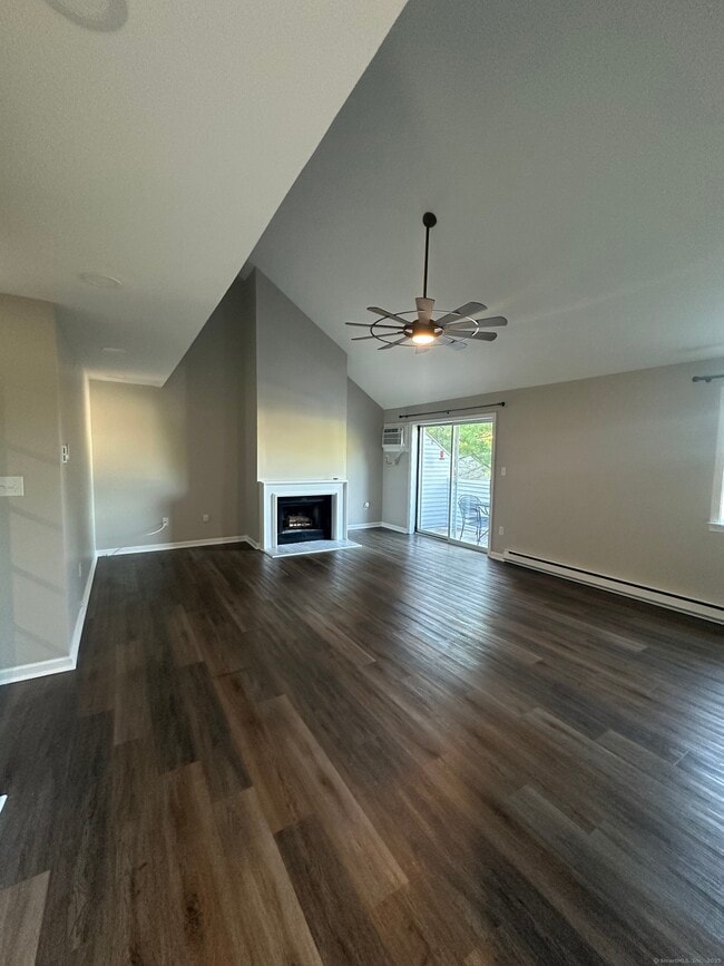 187 Lovers Ln in Torrington, CT - Building Photo - Building Photo