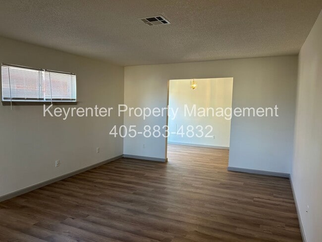 928 SW 97th St in Oklahoma City, OK - Building Photo - Building Photo