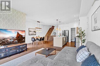 49 Salamander Wy in Ottawa, ON - Building Photo - Building Photo