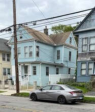 297 Laurel Ave in Bridgeport, CT - Foto de edificio - Building Photo